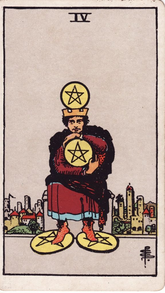 Fyra i Mynt tarotkort Fyra i Mynt tarotkort från Rider Waite Tarotlek, designade av Pamela Colman Smith.