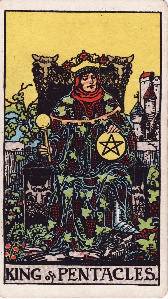 Kung i Mynt tarotkort Kung i Mynt tarotkort från Rider Waite Tarotlek, designade av Pamela Colman Smith.