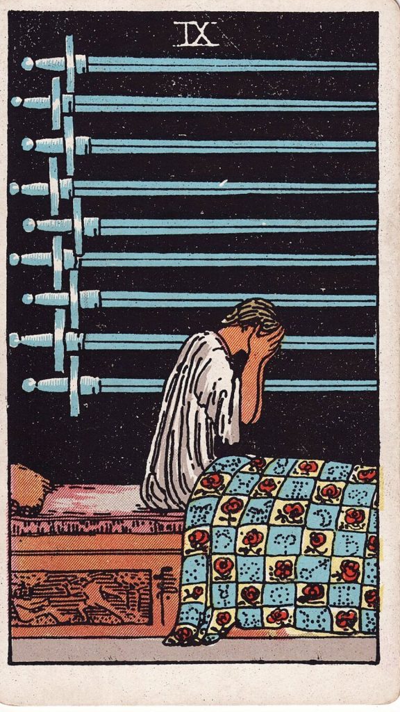 Nio i Svärd tarotkort Nio i Svärd tarotkort från Rider Waite Tarotlek, designade av Pamela Colman Smith.